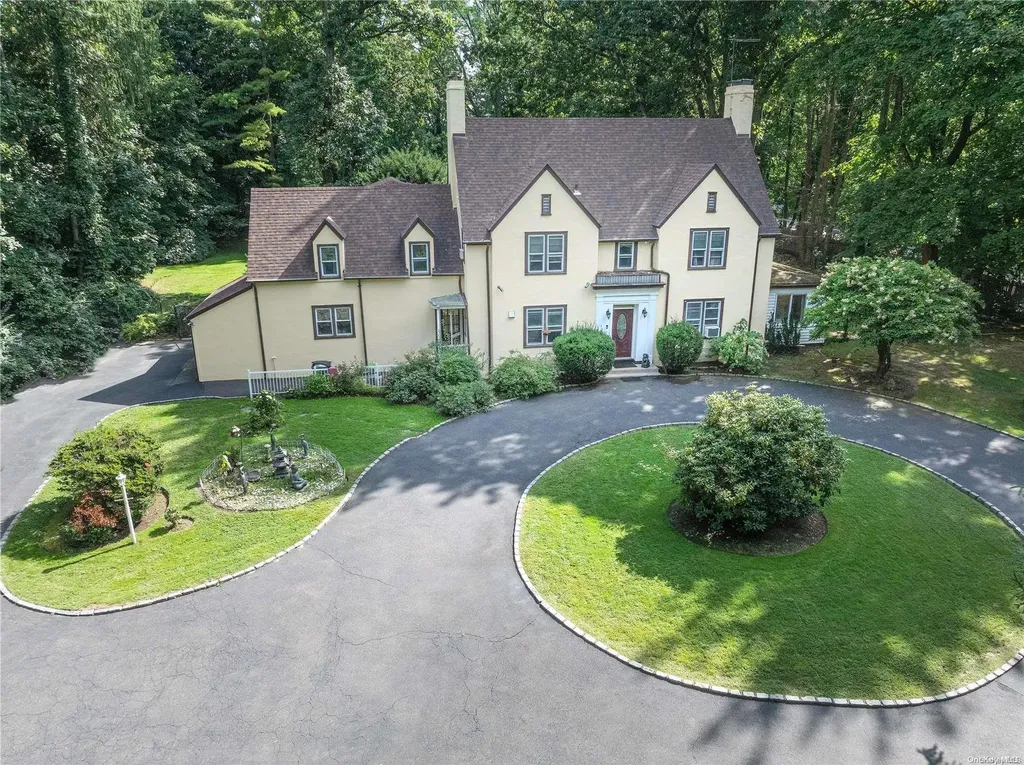 4 Harbor Acres Road Sands Point NY 11050