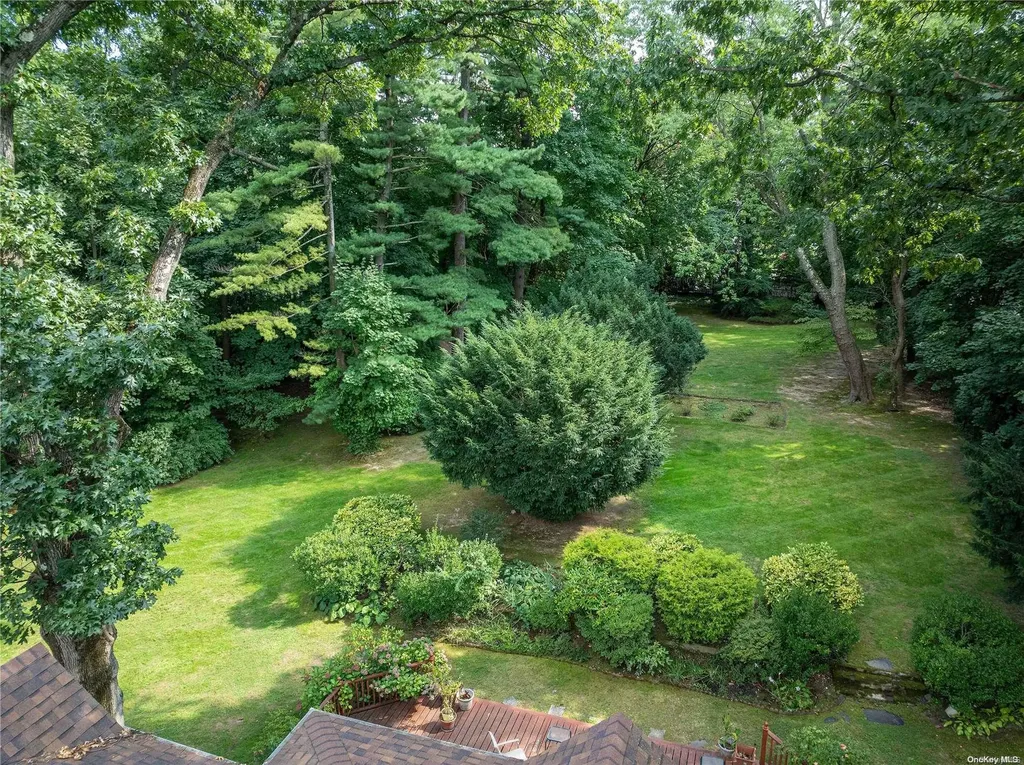 4 Harbor Acres Road Sands Point NY 11050