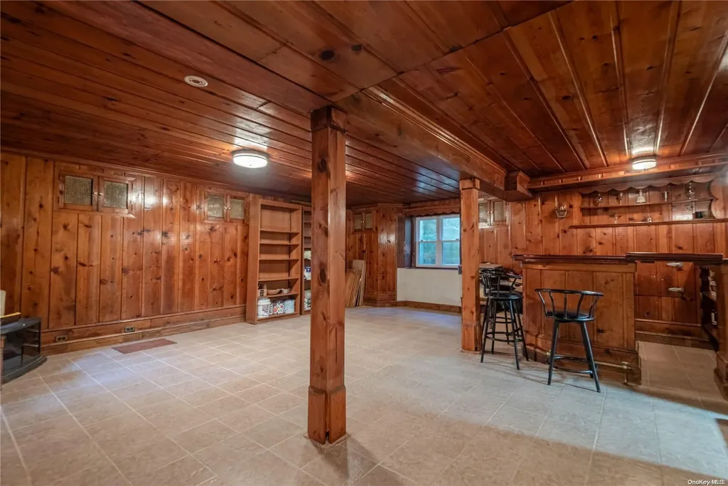 4 Harbor Acres Road Sands Point NY 11050