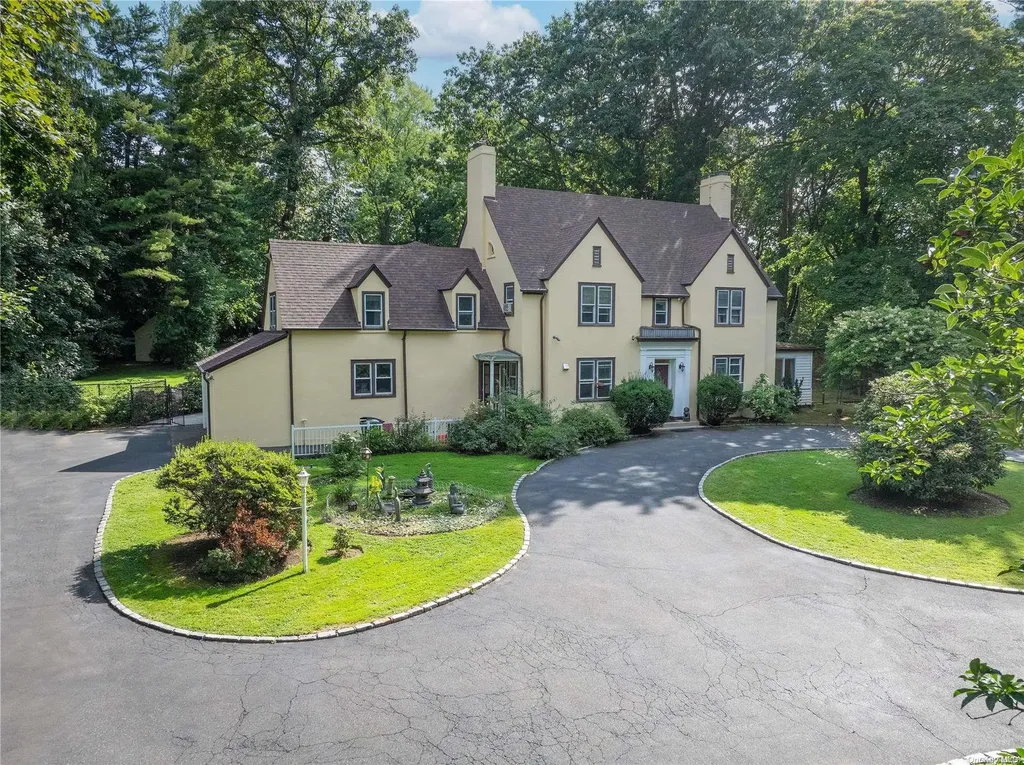 4 Harbor Acres Road Sands Point NY 11050