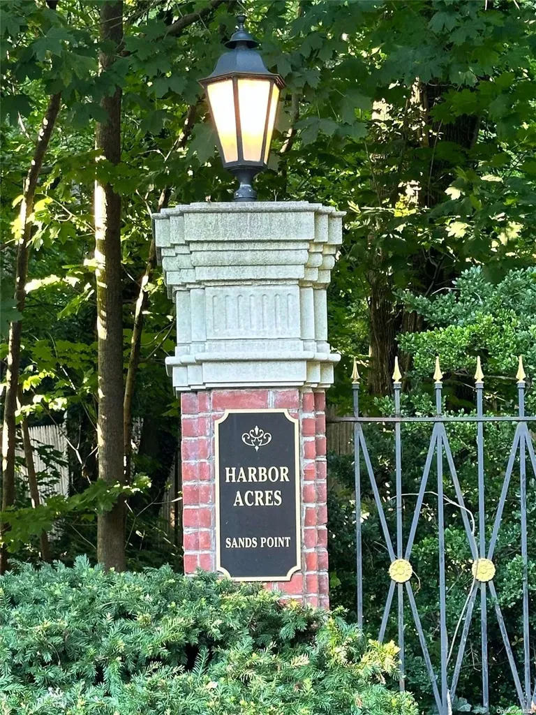 4 Harbor Acres Road Sands Point NY 11050