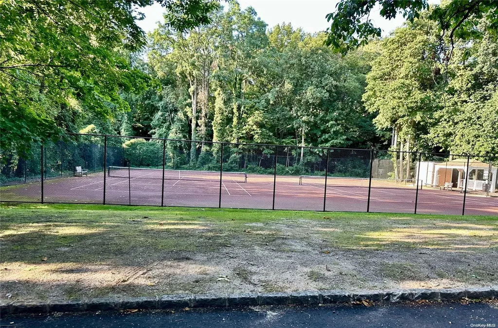 4 Harbor Acres Road Sands Point NY 11050