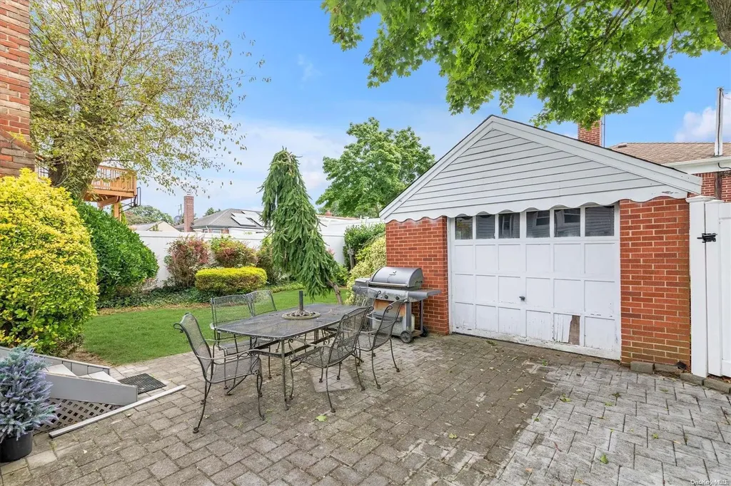 455 Rockaway Parkway Valley Stream NY 11580