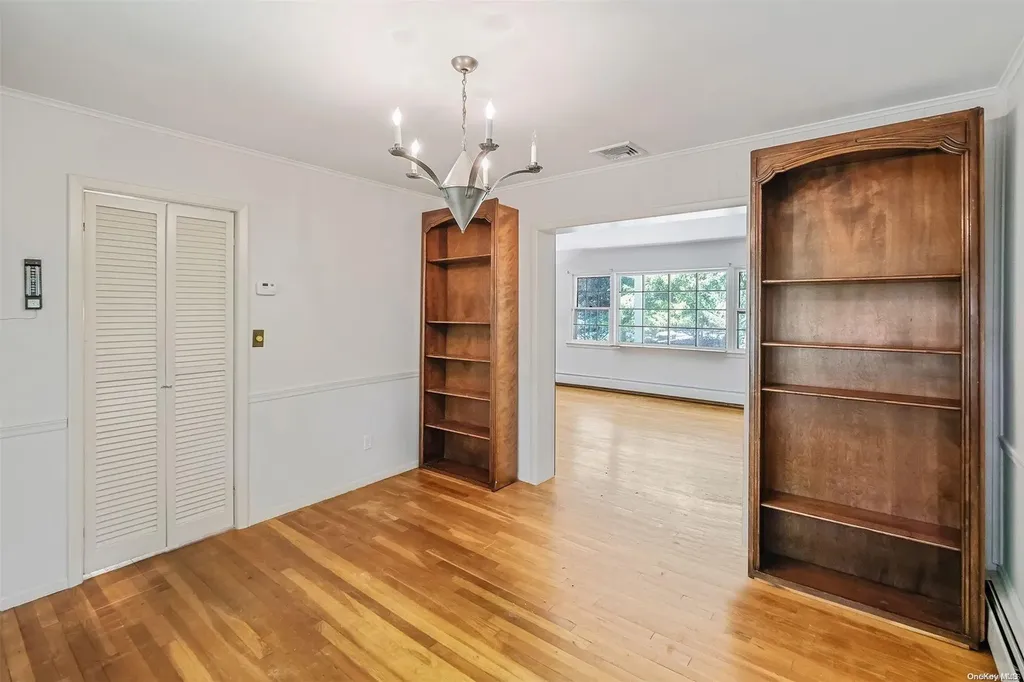 137 Quaker Path Setauket NY 11733