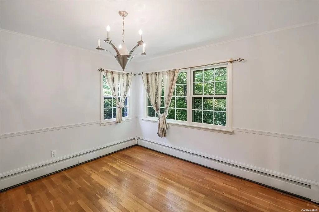 137 Quaker Path Setauket NY 11733