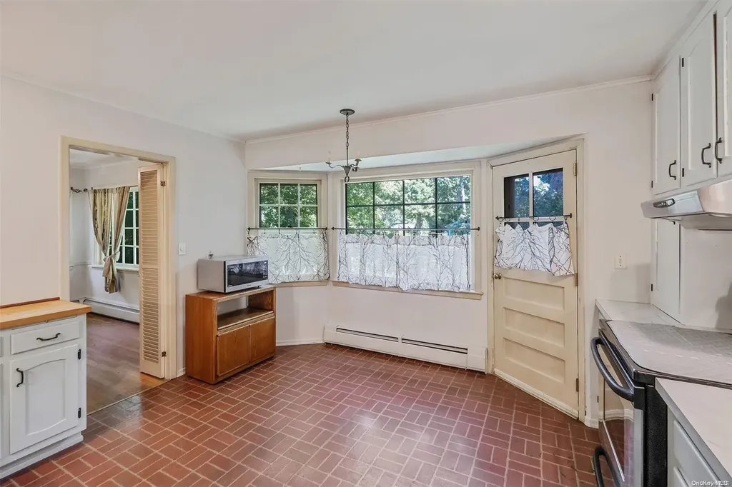 137 Quaker Path Setauket NY 11733