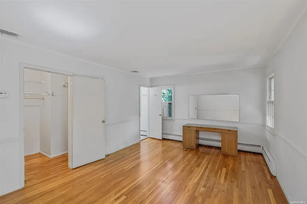 137 Quaker Path Setauket NY 11733