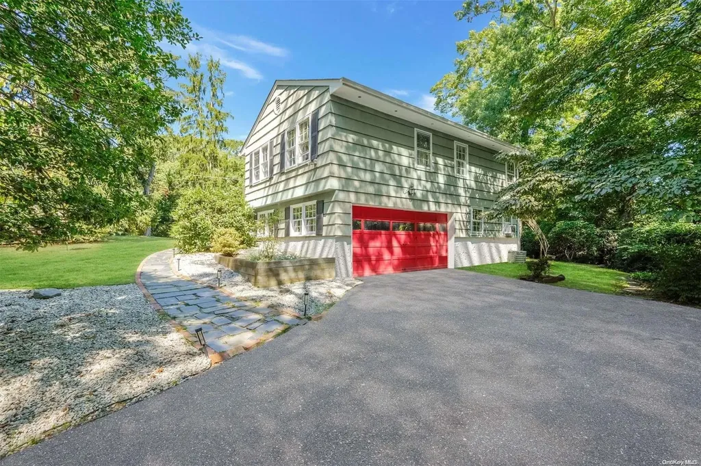 137 Quaker Path Setauket NY 11733