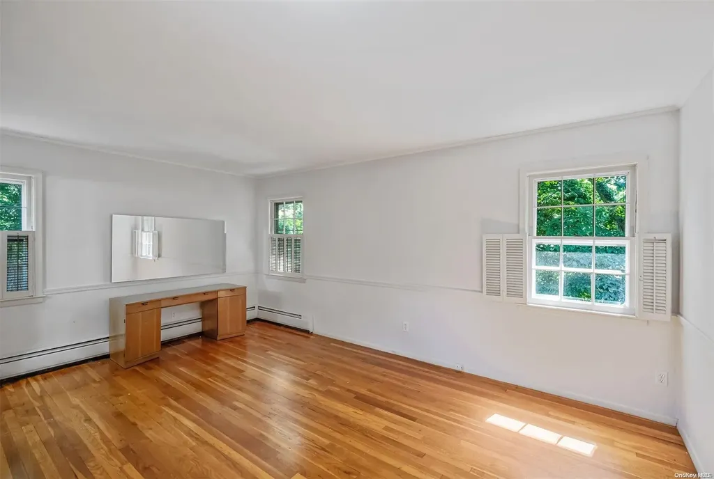 137 Quaker Path Setauket NY 11733