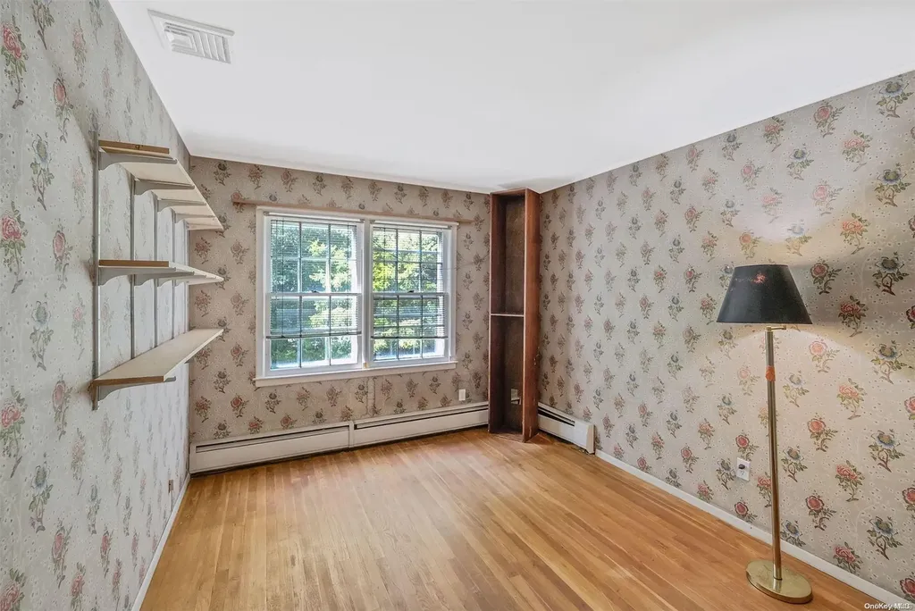 137 Quaker Path Setauket NY 11733