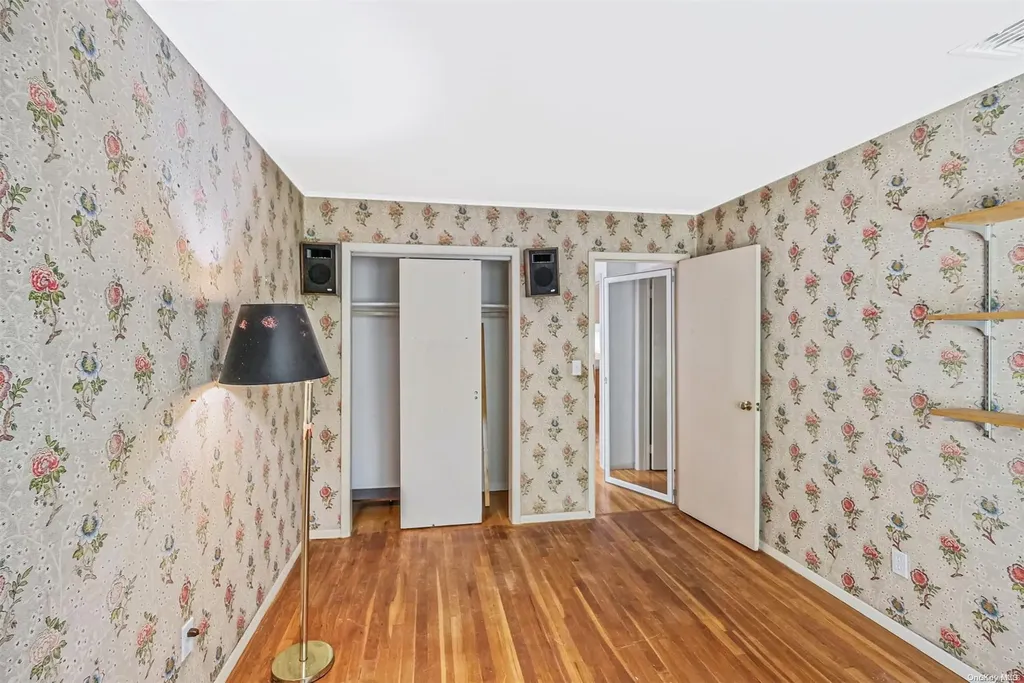 137 Quaker Path Setauket NY 11733