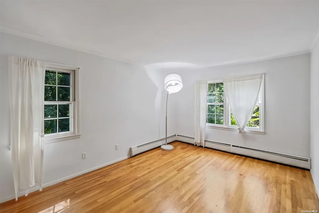 137 Quaker Path Setauket NY 11733