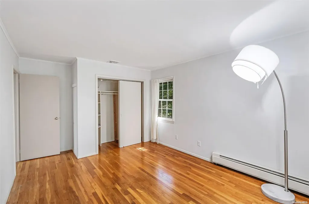 137 Quaker Path Setauket NY 11733