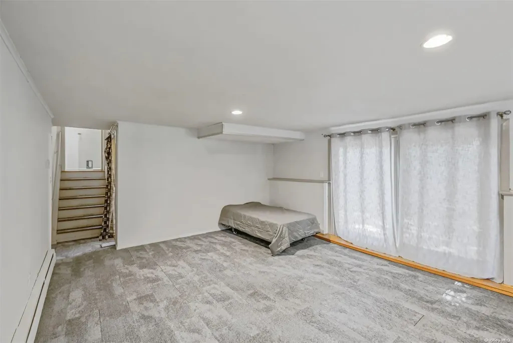 137 Quaker Path Setauket NY 11733