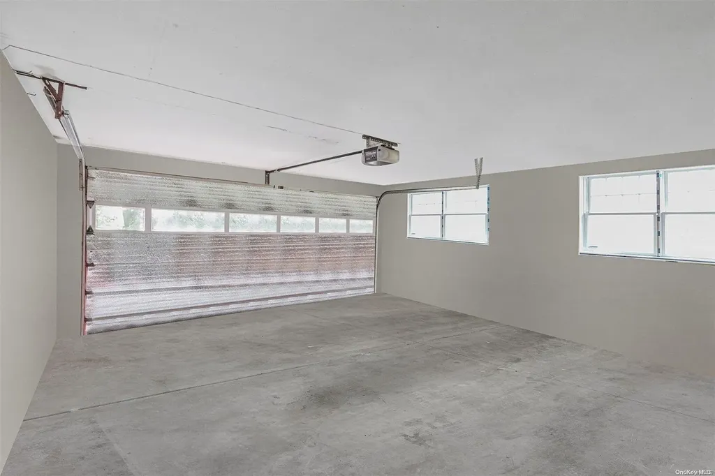 137 Quaker Path Setauket NY 11733