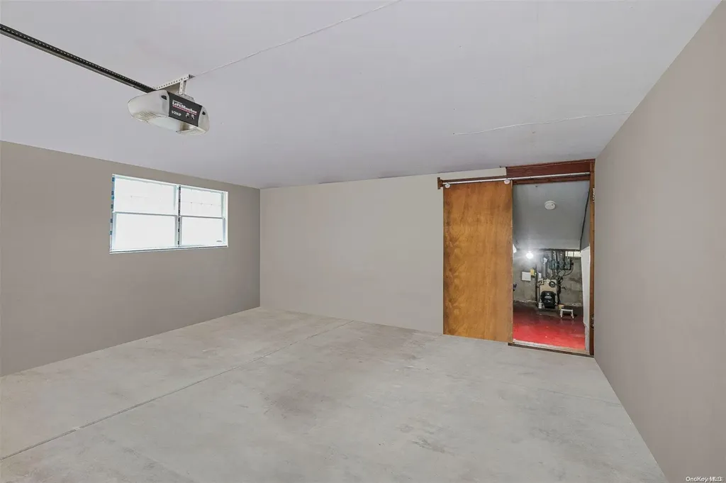 137 Quaker Path Setauket NY 11733