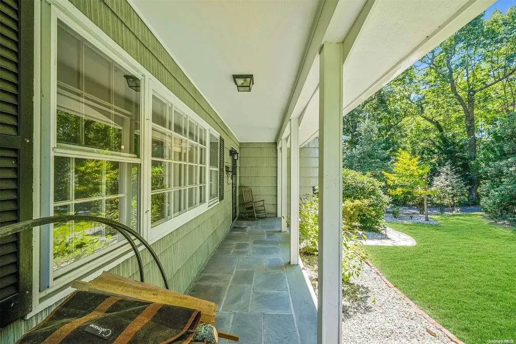 137 Quaker Path Setauket NY 11733