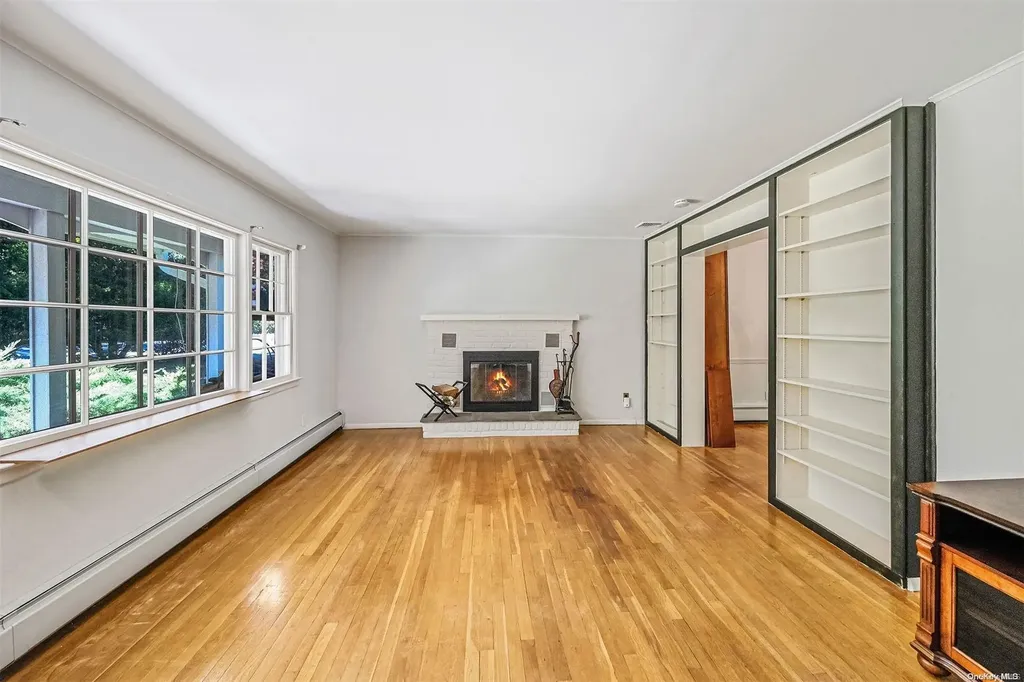 137 Quaker Path Setauket NY 11733