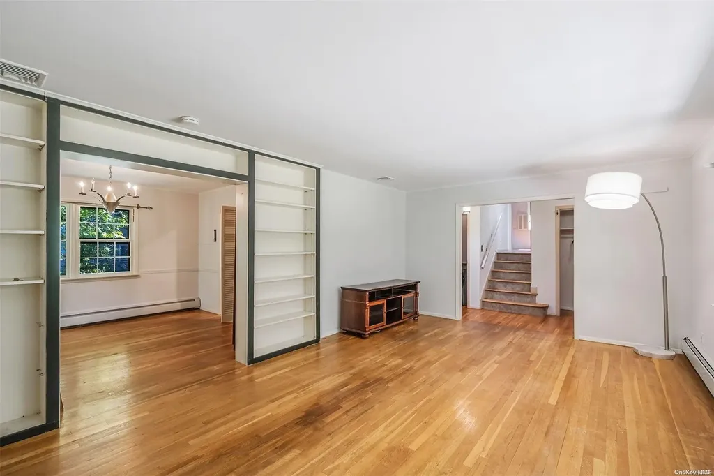 137 Quaker Path Setauket NY 11733
