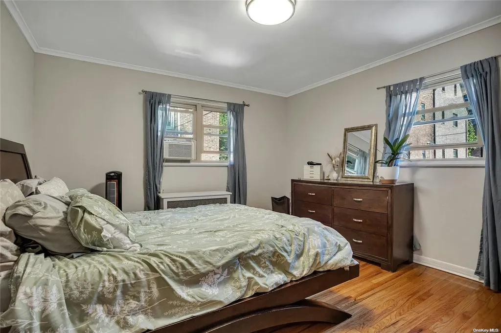 242-16 Pine Street Douglaston NY 11363