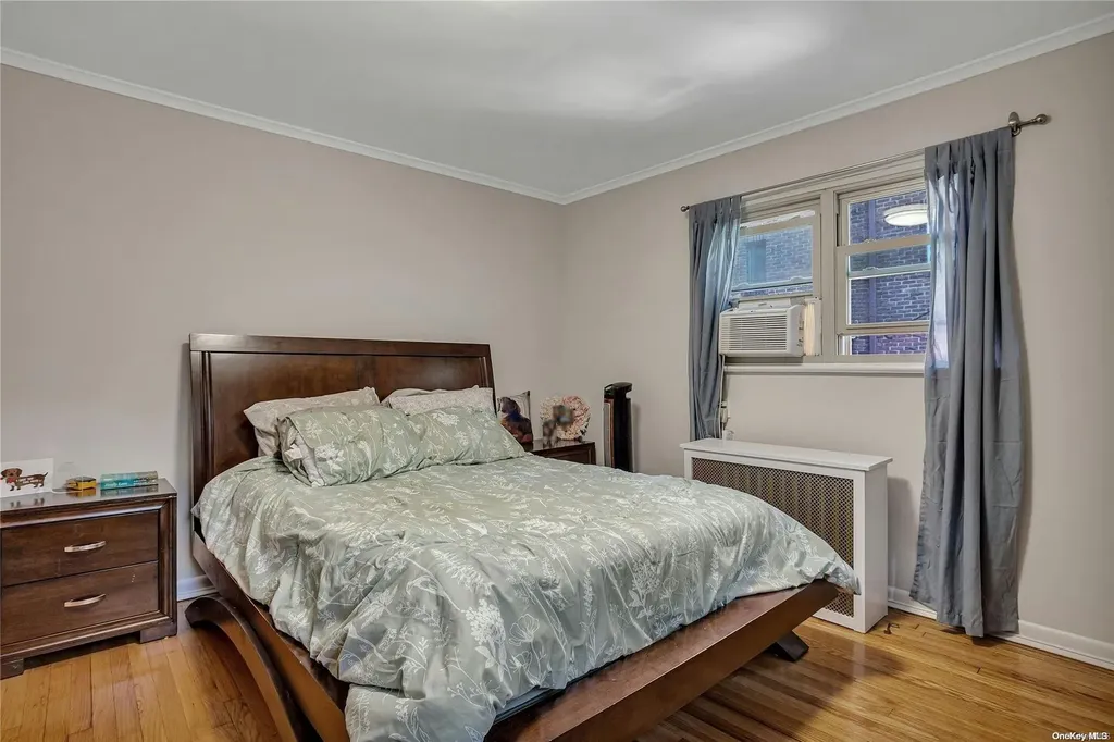 242-16 Pine Street Douglaston NY 11363