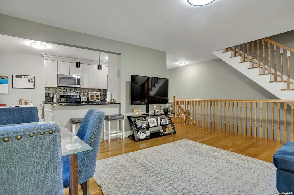 242-16 Pine Street Douglaston NY 11363