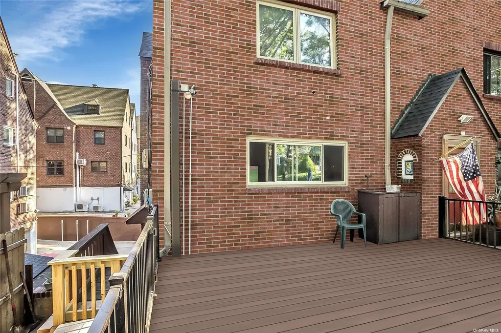 242-16 Pine Street Douglaston NY 11363