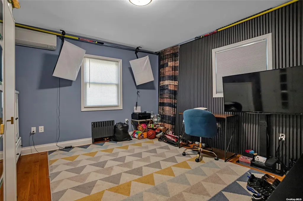 242-16 Pine Street Douglaston NY 11363
