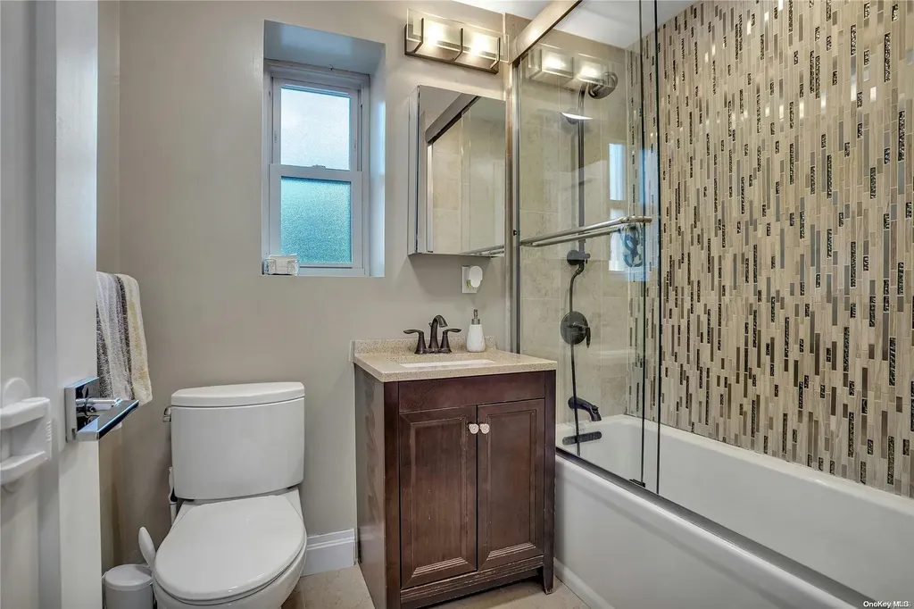 242-16 Pine Street Douglaston NY 11363