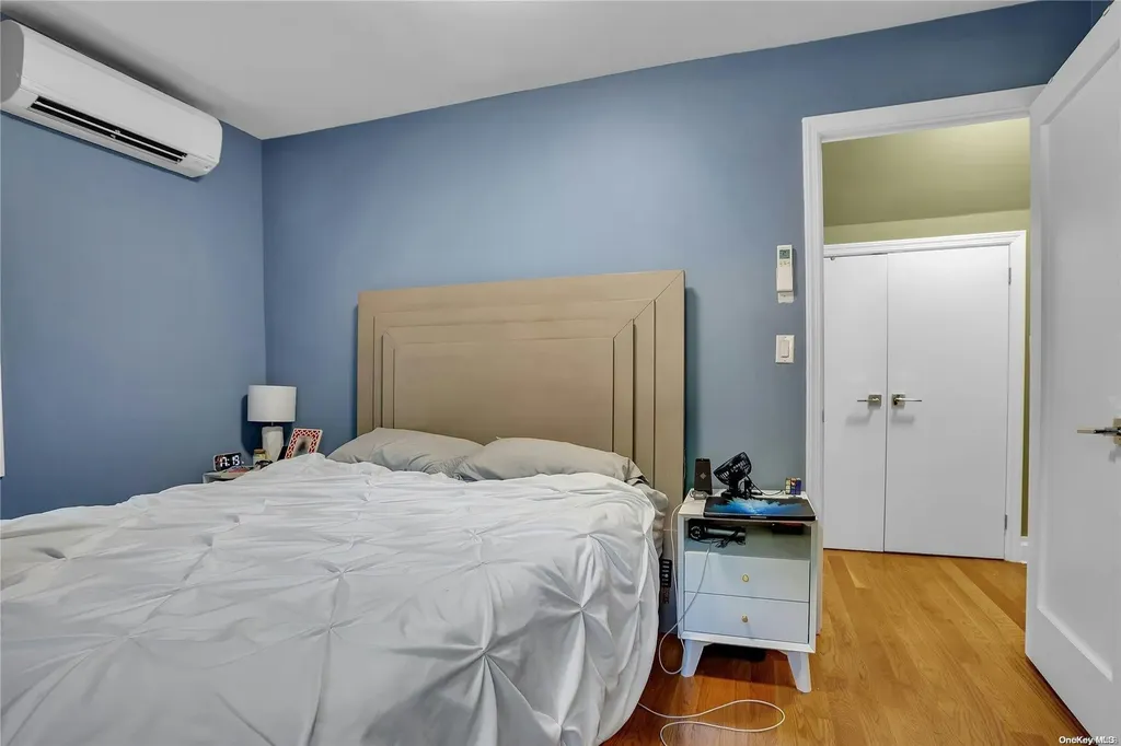 242-16 Pine Street Douglaston NY 11363