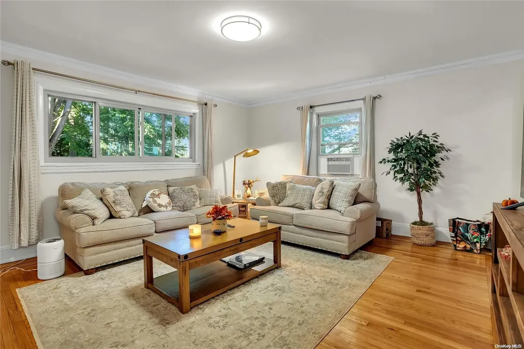 242-16 Pine Street Douglaston NY 11363