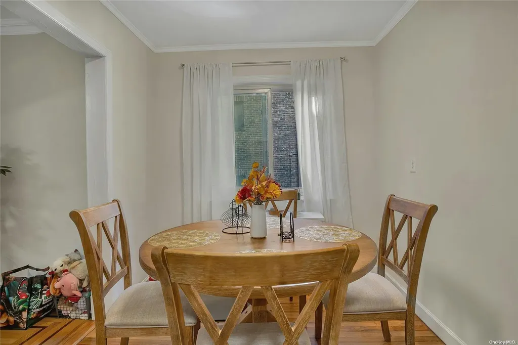 242-16 Pine Street Douglaston NY 11363