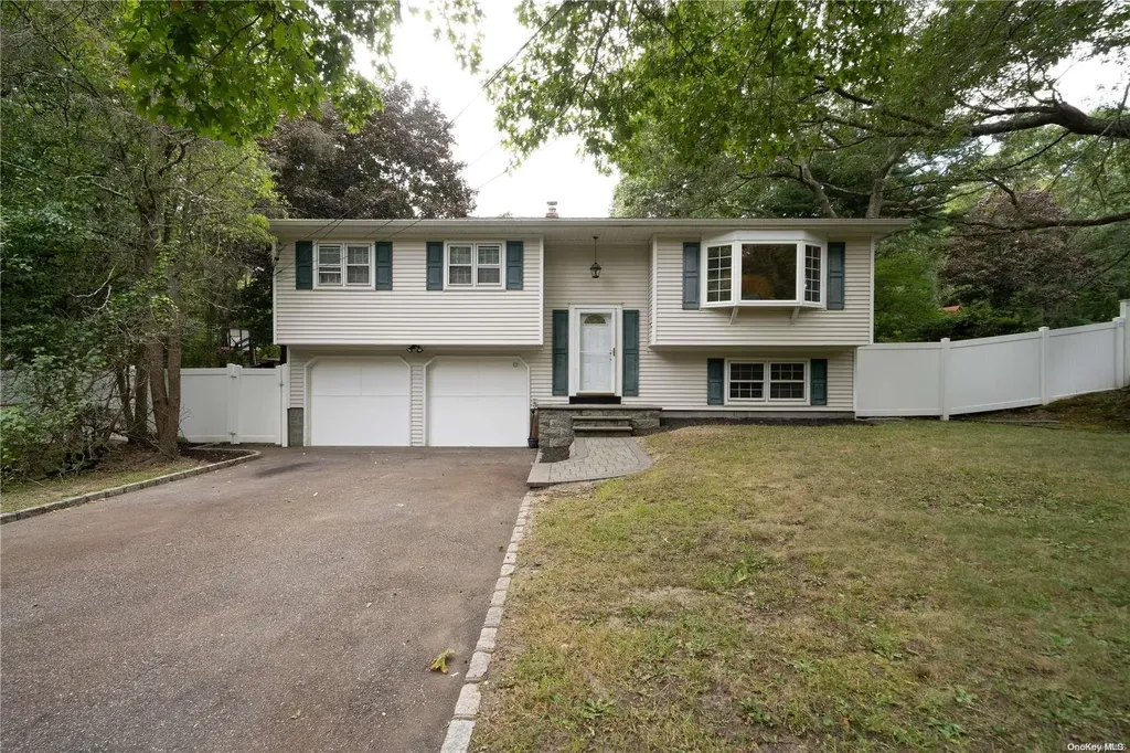 320 Hewlett Avenue East Patchogue NY 11772