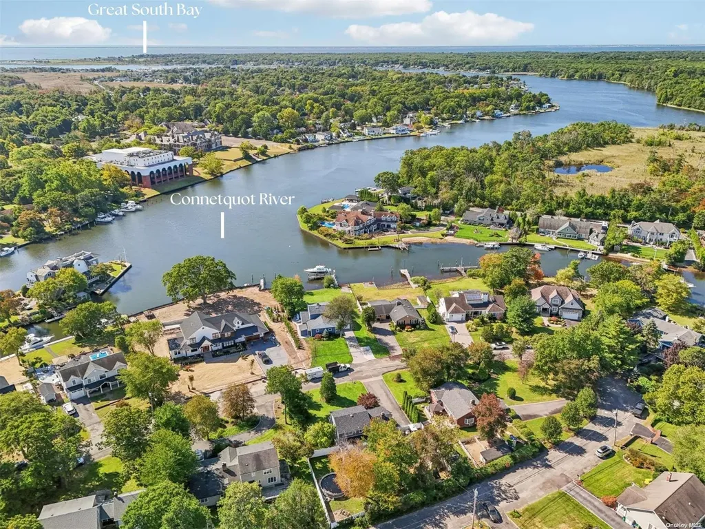 56 Twin River Drive Oakdale NY 11769
