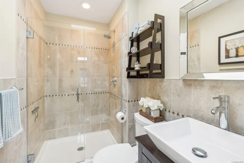 56 Twin River Drive Oakdale NY 11769