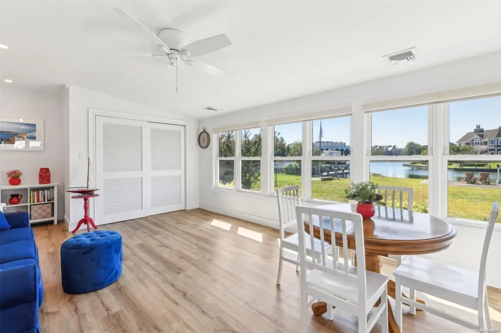 56 Twin River Drive Oakdale NY 11769