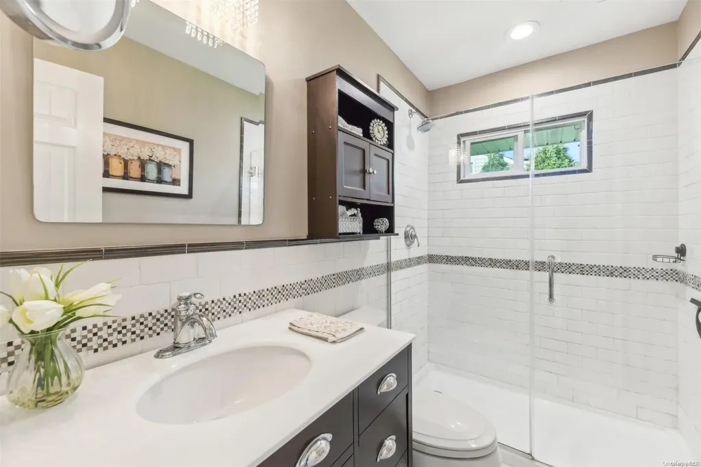 56 Twin River Drive Oakdale NY 11769