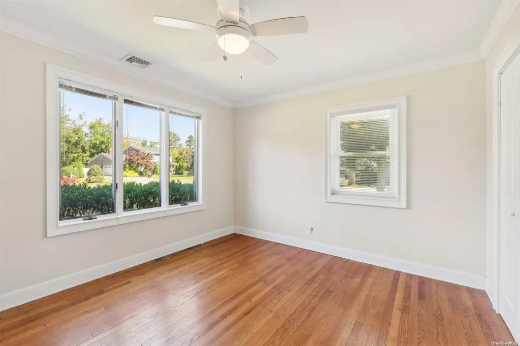 56 Twin River Drive Oakdale NY 11769