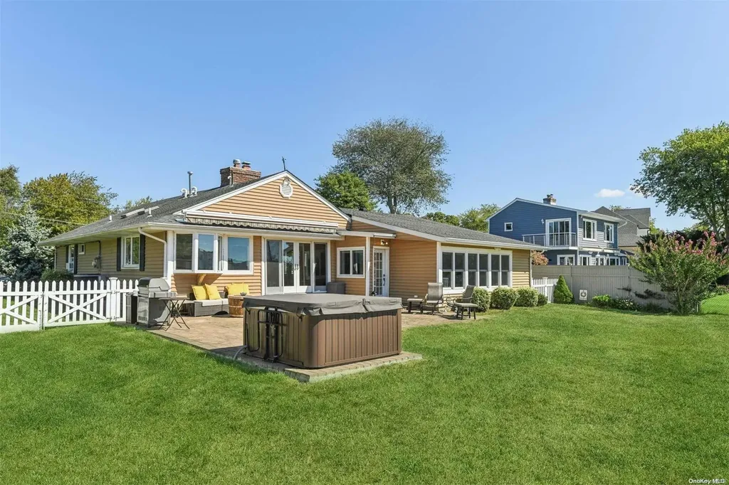 56 Twin River Drive Oakdale NY 11769