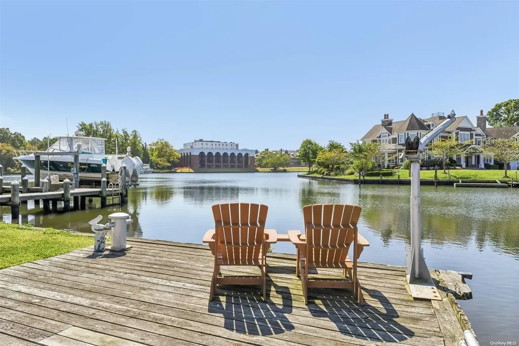 56 Twin River Drive Oakdale NY 11769