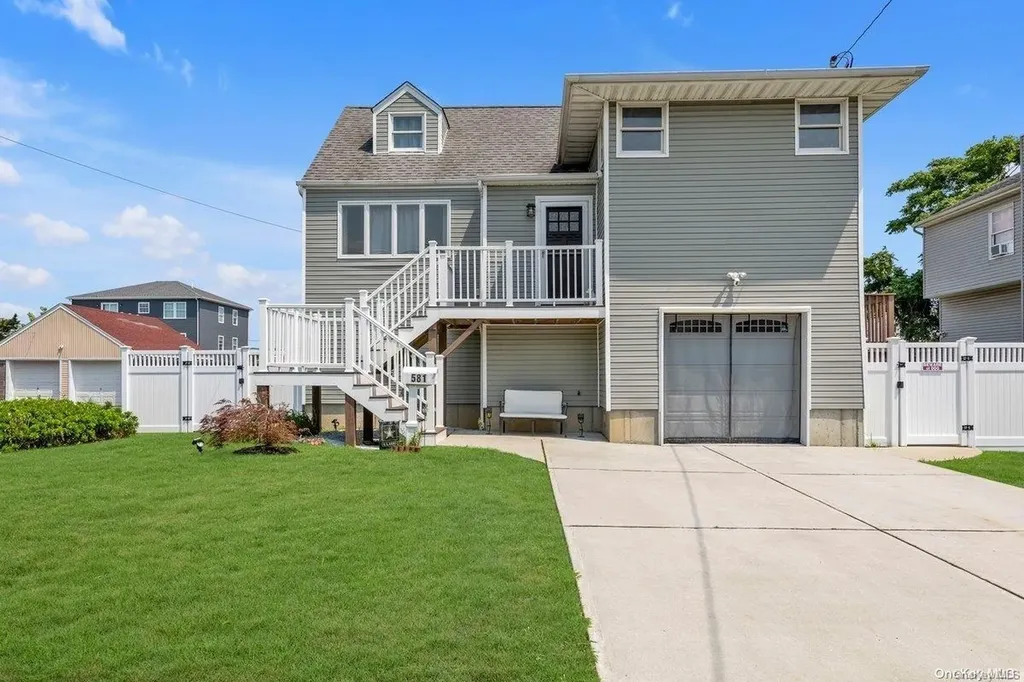 581 Miller Avenue Freeport NY 11520