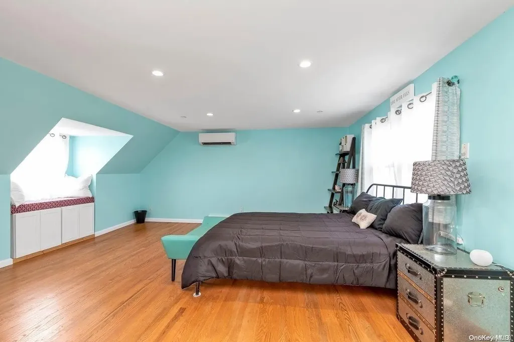 581 Miller Avenue Freeport NY 11520