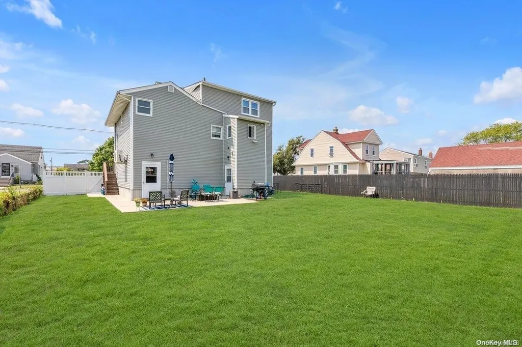581 Miller Avenue Freeport NY 11520