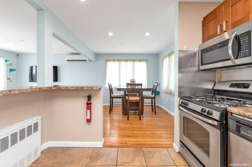 581 Miller Avenue Freeport NY 11520