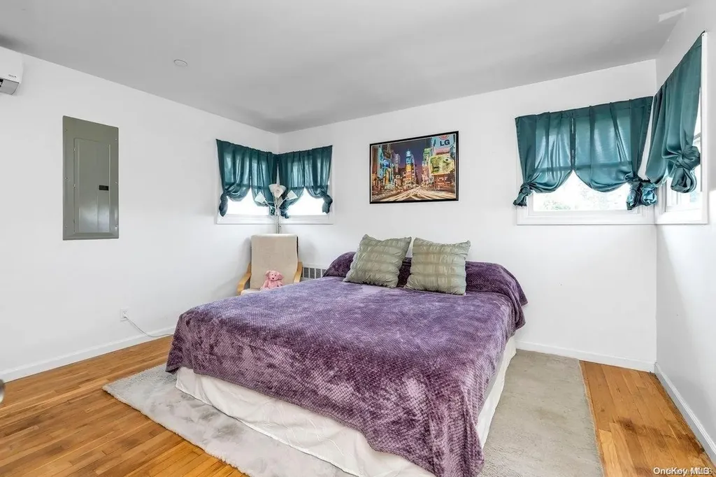 581 Miller Avenue Freeport NY 11520