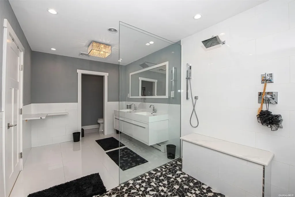 60 Middlesex Avenue Oakdale NY 11769