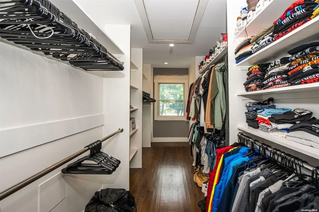 60 Middlesex Avenue Oakdale NY 11769