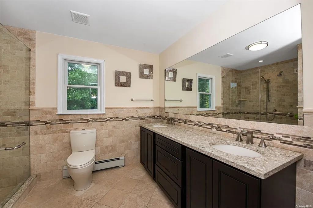 60 Middlesex Avenue Oakdale NY 11769