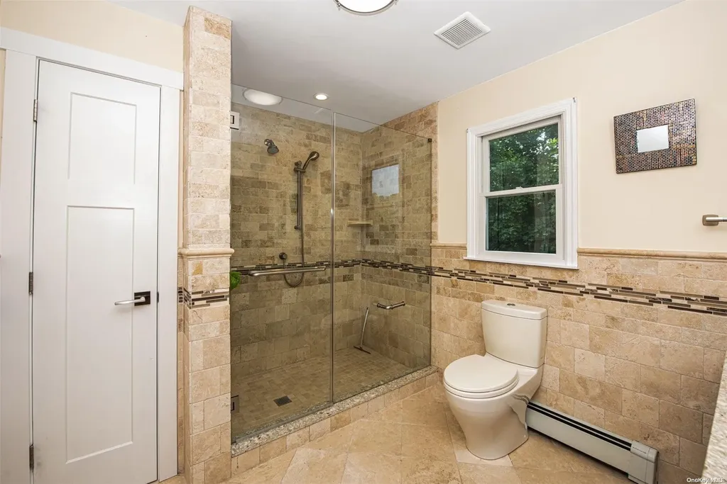 60 Middlesex Avenue Oakdale NY 11769