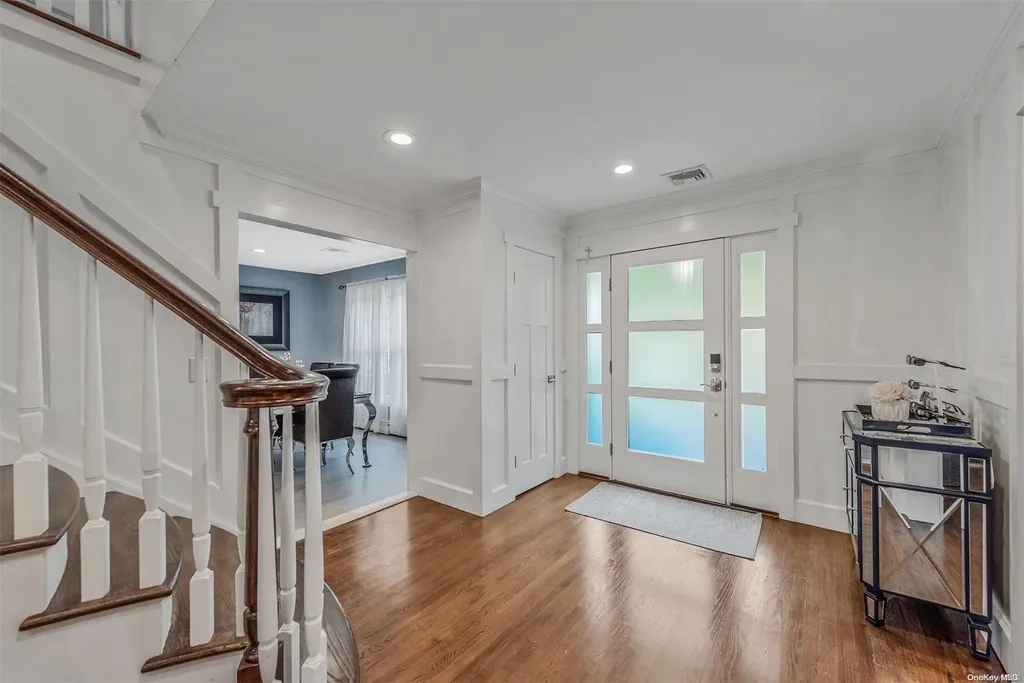 60 Middlesex Avenue Oakdale NY 11769